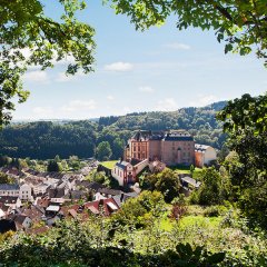 Blick auf das Schloss Malbergmit Ortslage