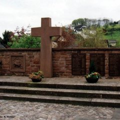 Ehrenmal in Baustert - Mahnmal an die beiden Weltkriege