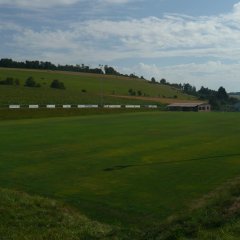 Sportzplatz mit Ballfangzaun