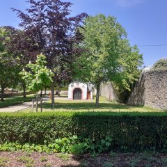 Neuer Bürgerpark am Stadttor mit ehemaliger Friedhofskapelle