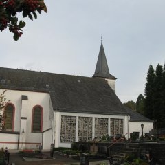 Pfarrkirche mit Turm