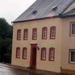 Renoviertes zweistöckiges Bauernhaus in der Hauptstraße